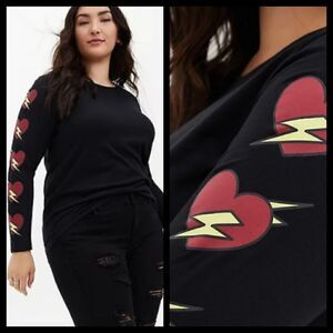 5X 28W Torrid Black Bolt Heart Graphic Long Sleeve Tee Slim Fit Lightening Knit